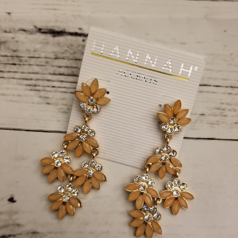 Vintage post peach floral dangle earrings.